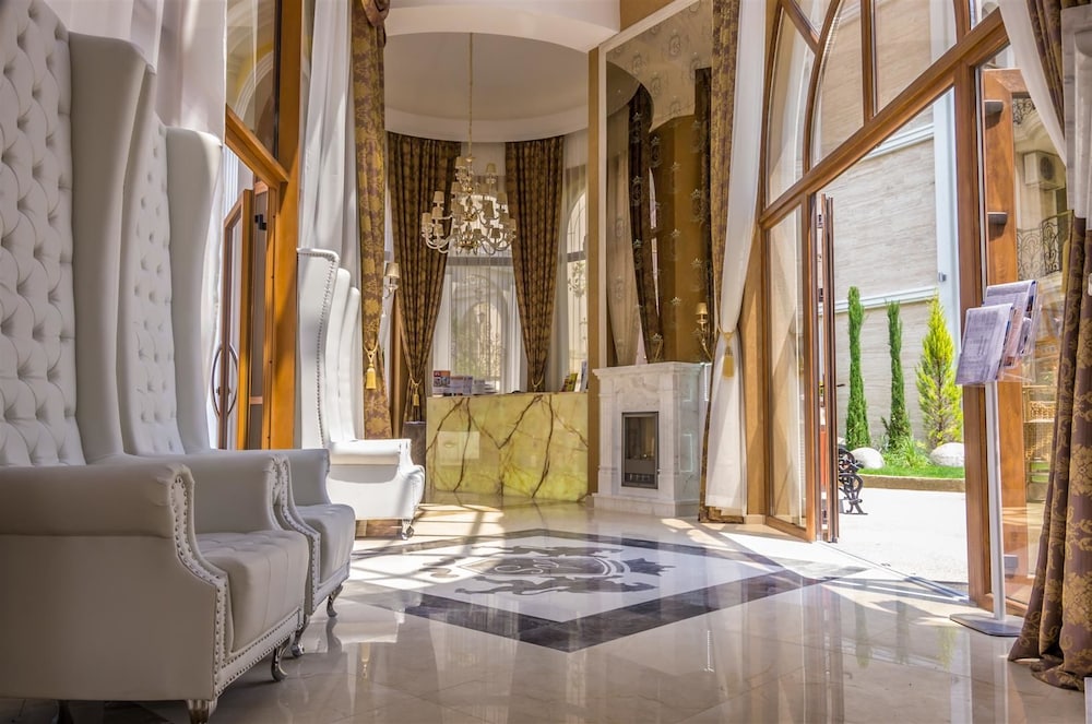 Harmony Suites Monte Carlo 7/38