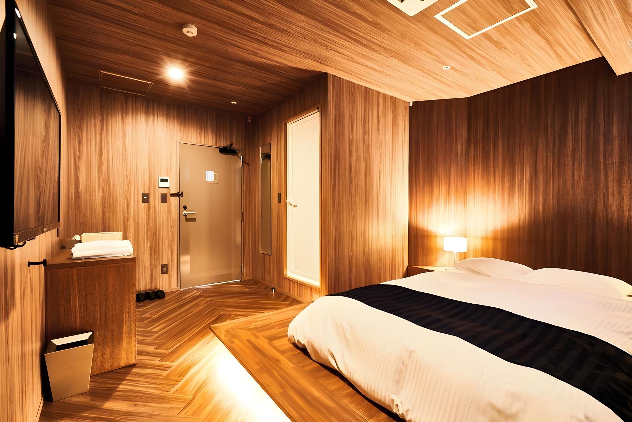 SUPERIOR, DOUBLE BED, PRIVATE BATHROOM
