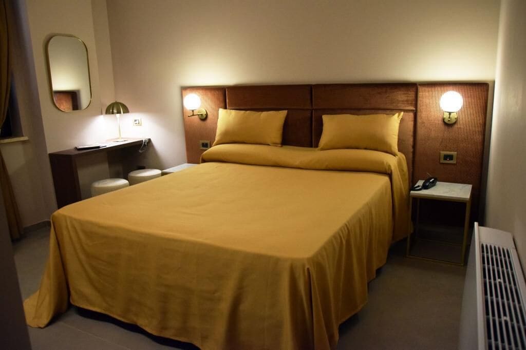 STANDARD, DOUBLE BED
