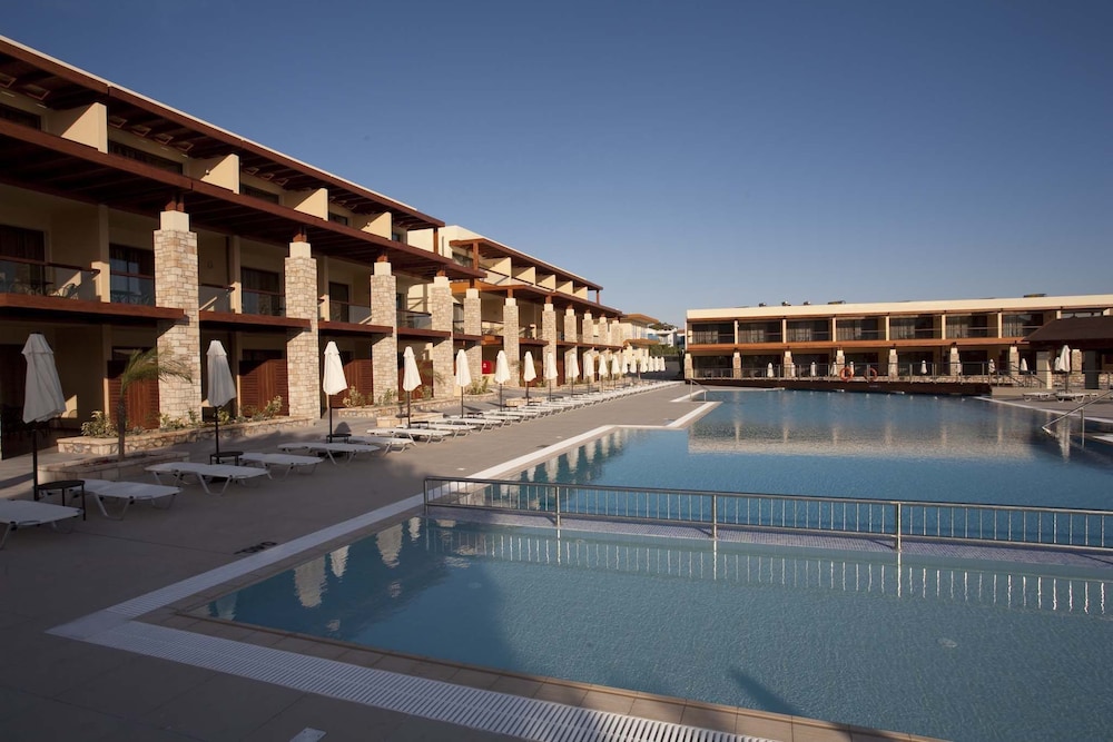 Island Blue Hotel 5/45