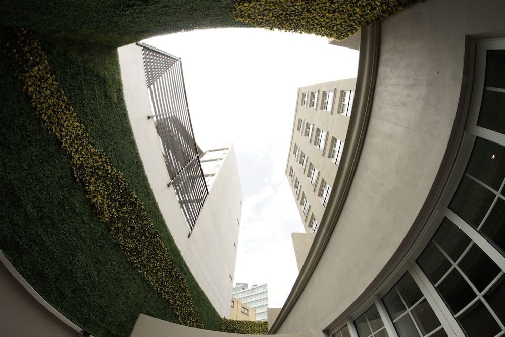 Isaaya Hotel Boutique By Wtc 47/50