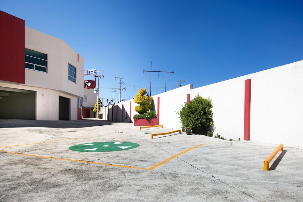 Capital O Hotel Euro Confort Pachuca 36/43