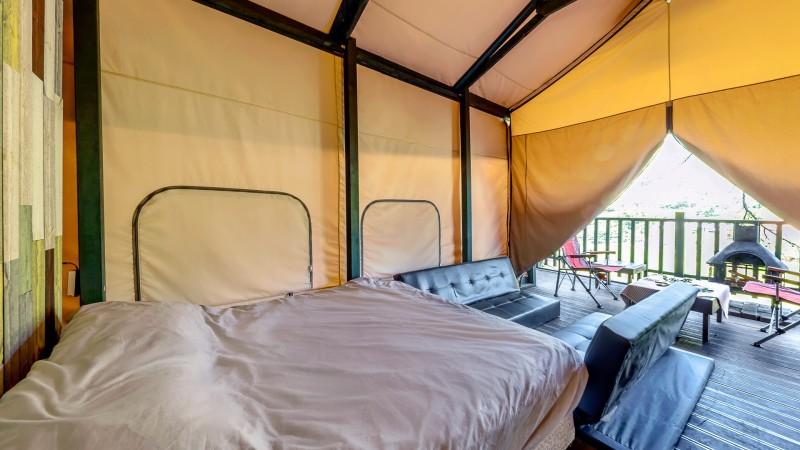 Glamping, Platinum, King Bed, 2 Sofa