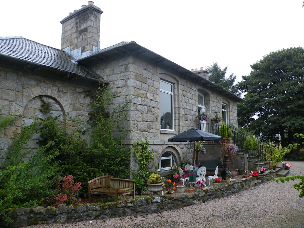 Disblair House 14/24