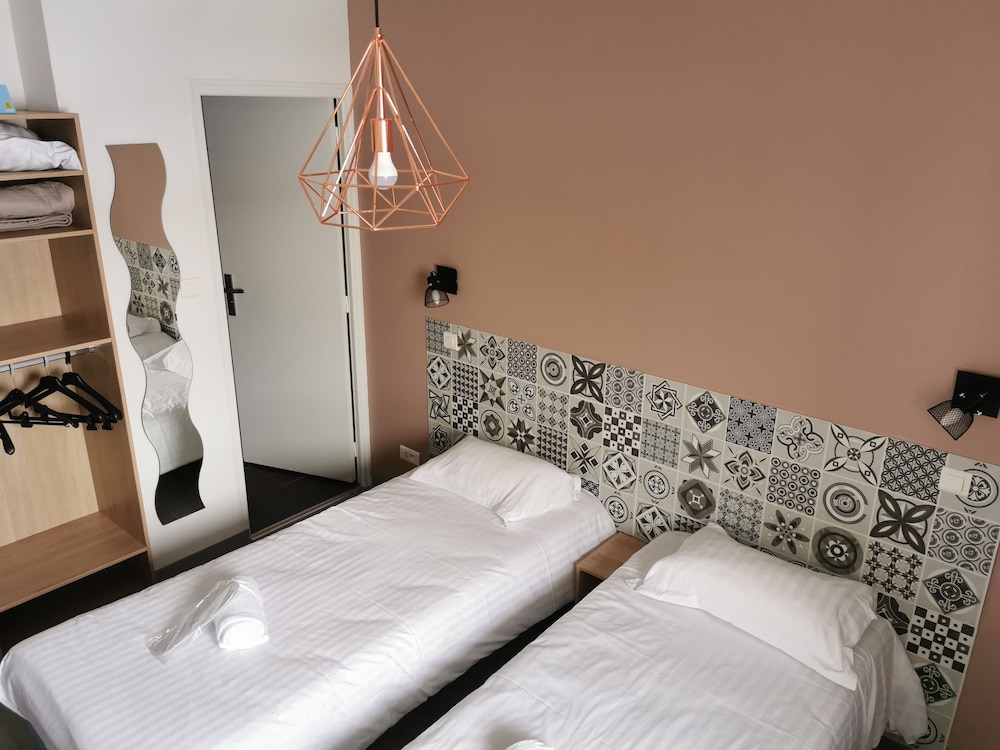HOTEL LA HAIE DES VIGNES 7/68
