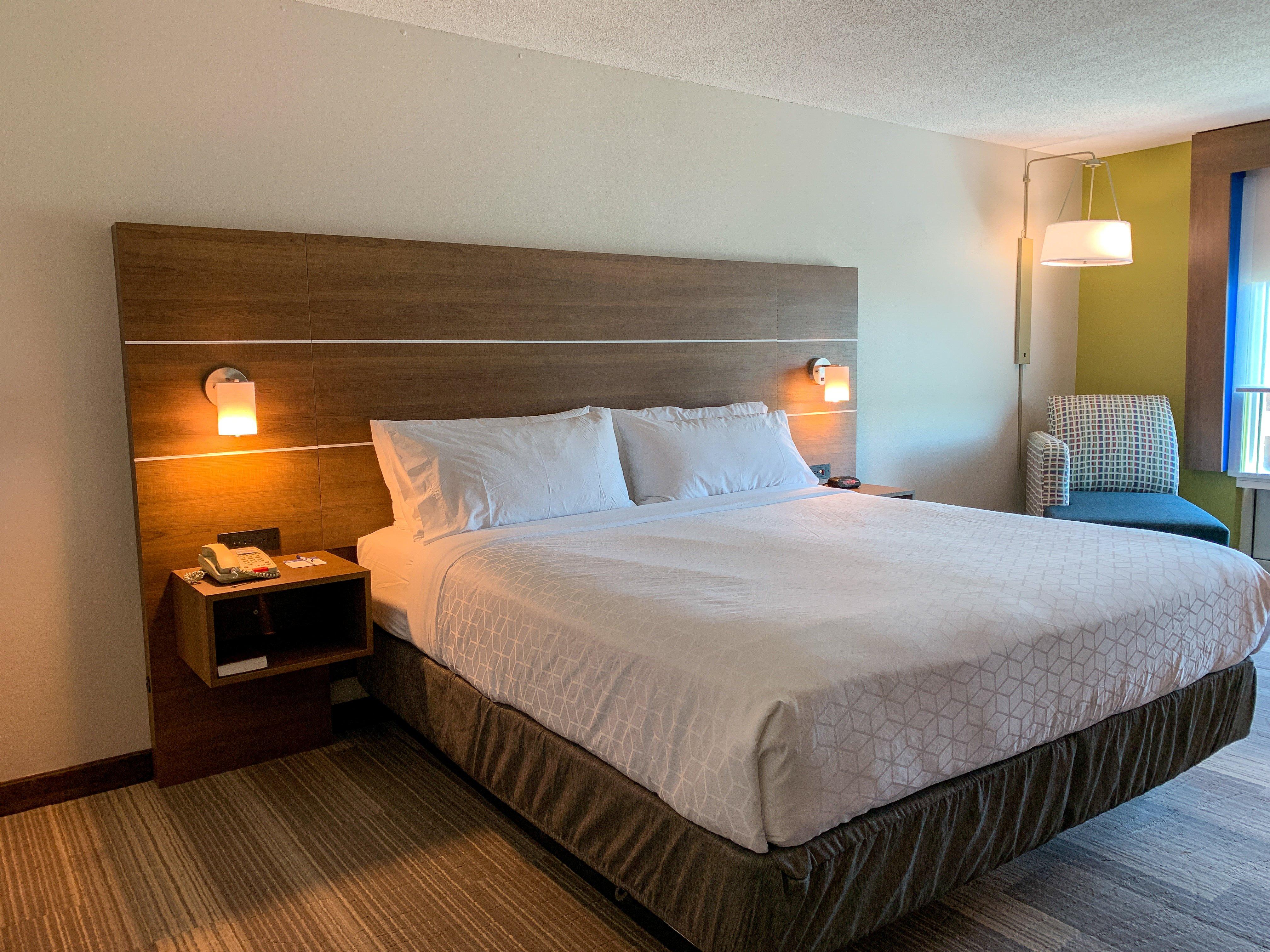 غرفة بسرير كينج، Holiday Inn Express & Suites Lexington Dtwn Area-Keenland 3/4