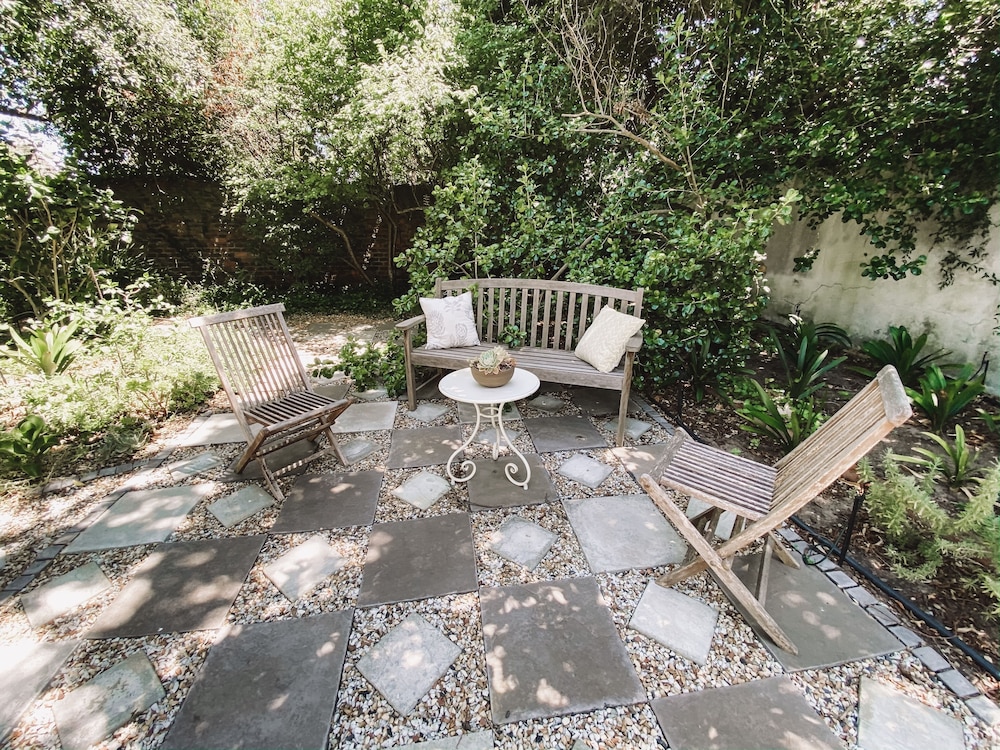 Jonquil Cottage 16/18
