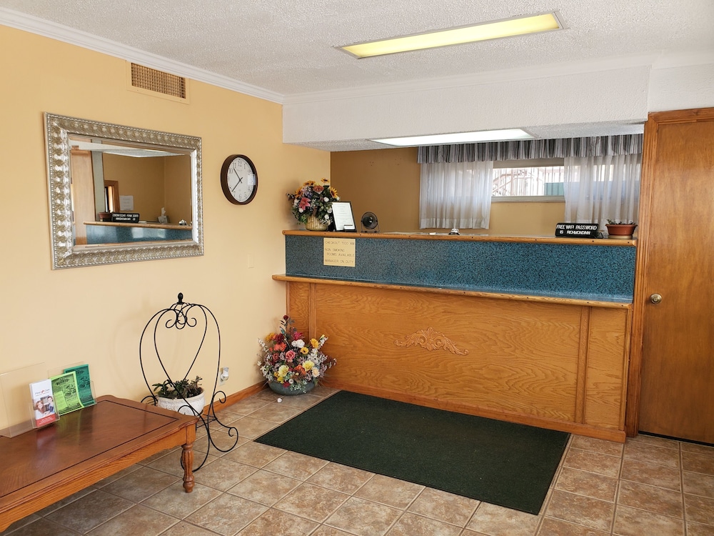 Richmond Inn & Suites 9/36
