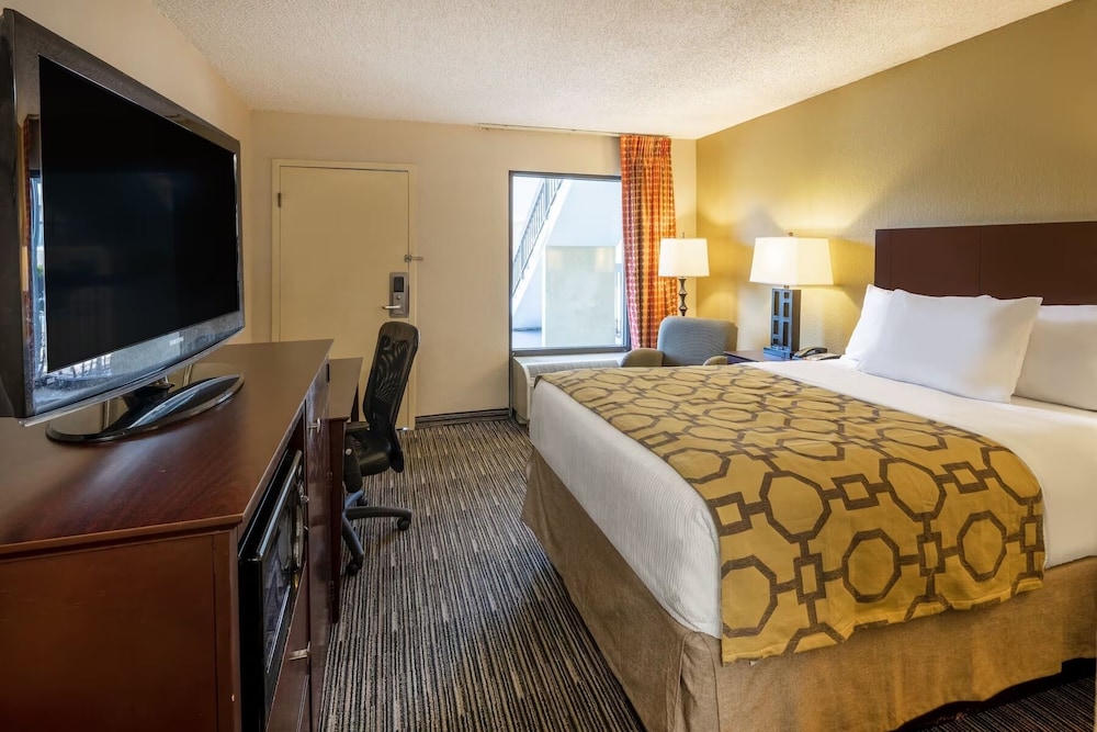 Park Inn by Radisson, Columbus State University Area 24/52