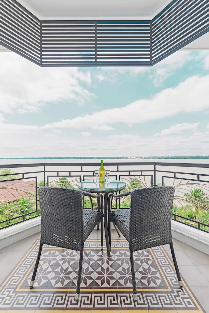 Ben Tre Riverside Resort 57/71
