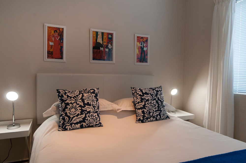Millard Crescent Guest House 16/31