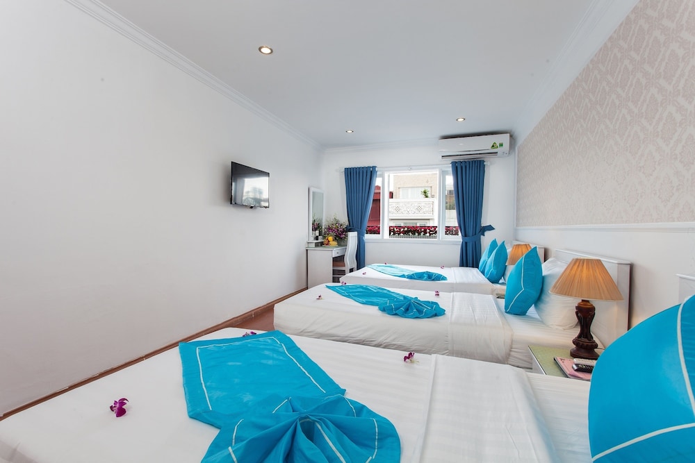 Hanoi Buddy Inn & Travel 9/99