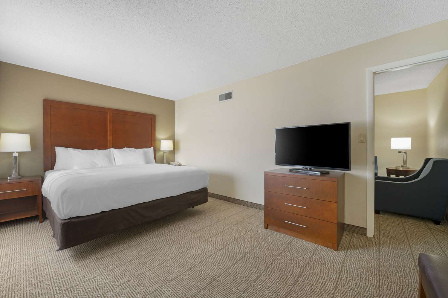 جناح بسرير كينج، Comfort Inn & Suites Indianapolis Northwest - College Park 2/3