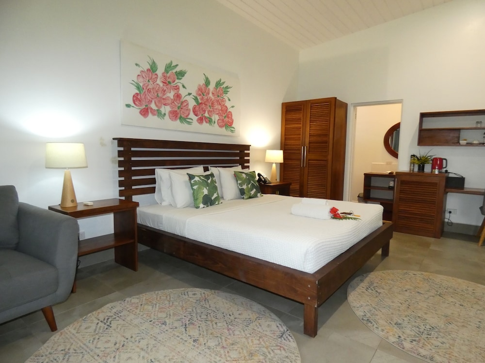 Barrier Beach Resort - Adults Only 8/50