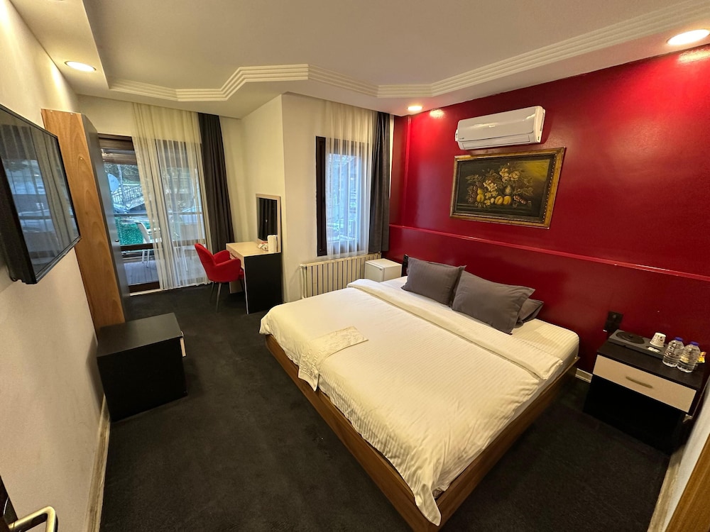 Mavilla Hotel 10/50