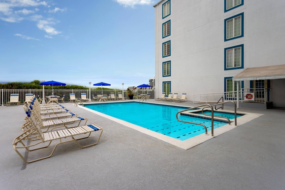 Coconut Malorie Resort Ocean City, an Ascend Collection Hotel 58/61