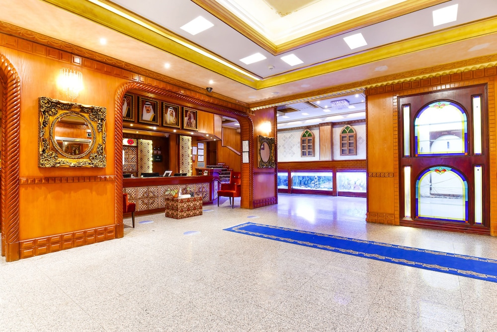 Capital O 125 Moon Plaza Hotel 11/42