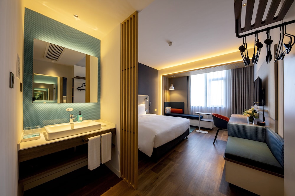 Holiday Inn Express Shanghai Jiading New City 10/19