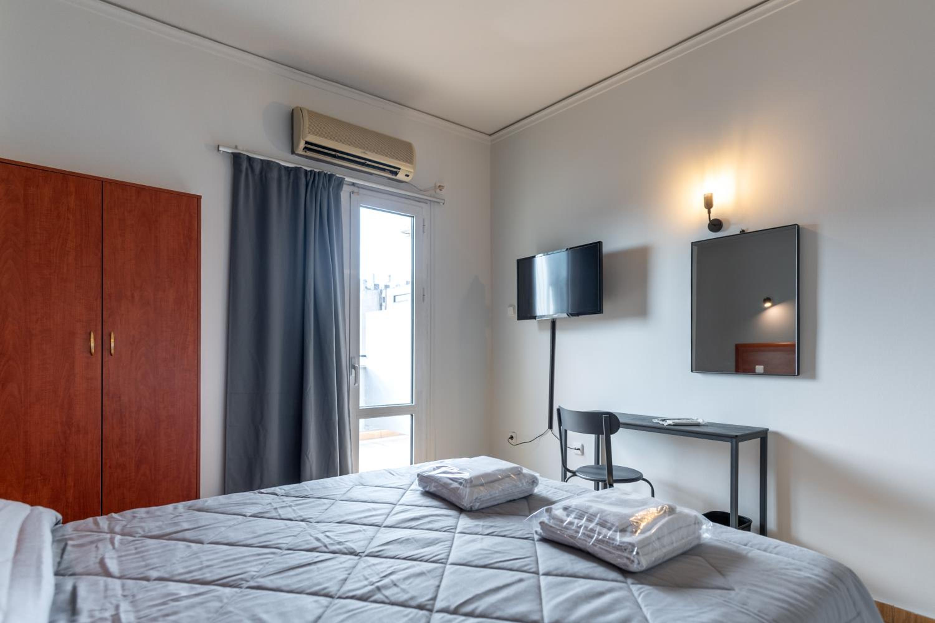 Room, Double Bed