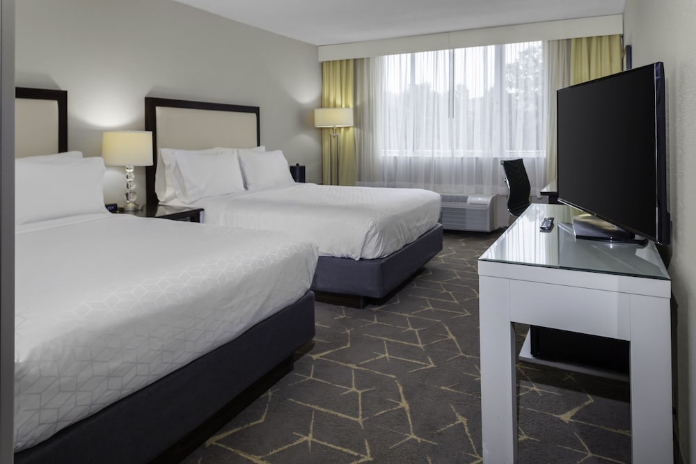 Holiday Inn Suites Boston Peabody 17/62