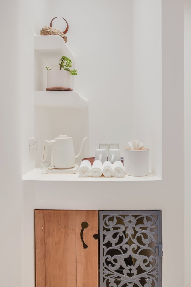 Ampersand Resort 6/50