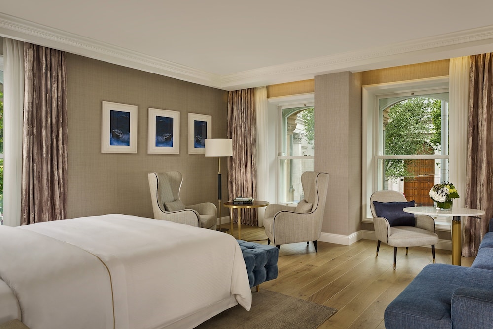 The College Green Hotel Dublin, Autograph Collection 21/63