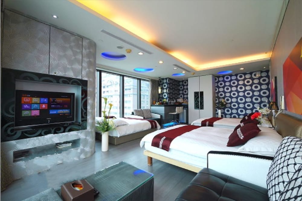 85 Cape Suites 57/74