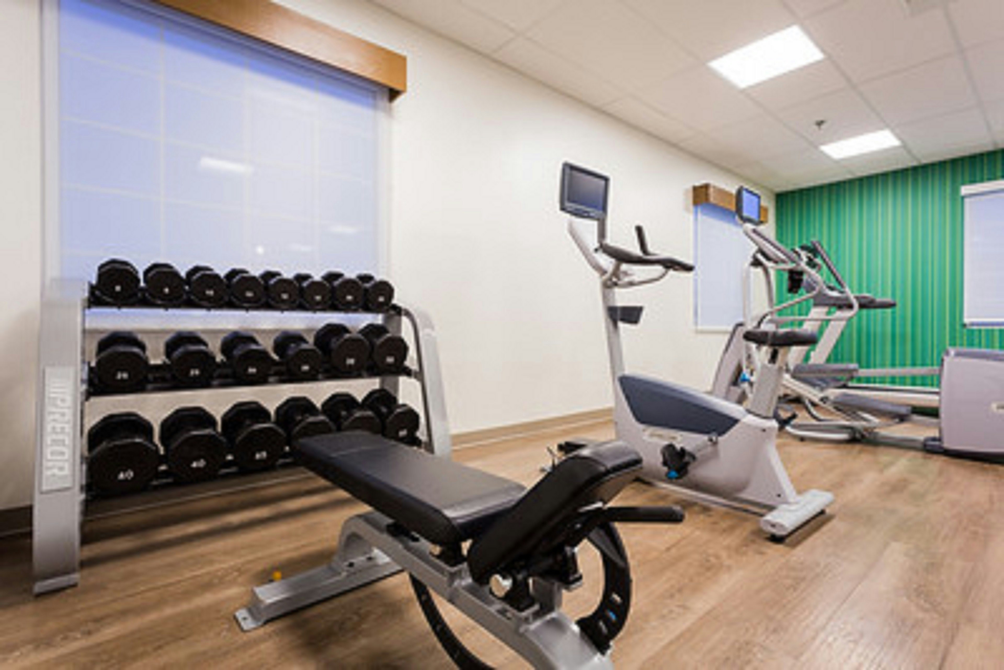 Holiday Inn Express Hotel And Suites Reading 36/48
