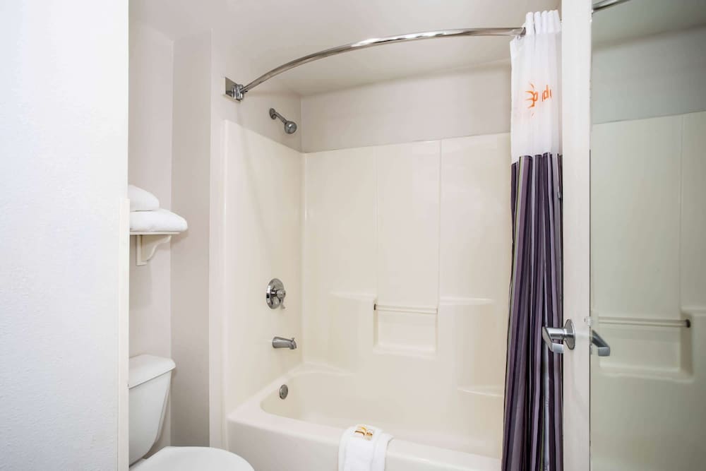 La Quinta Inn & Suites by Wyndham Melbourne Viera 10/56