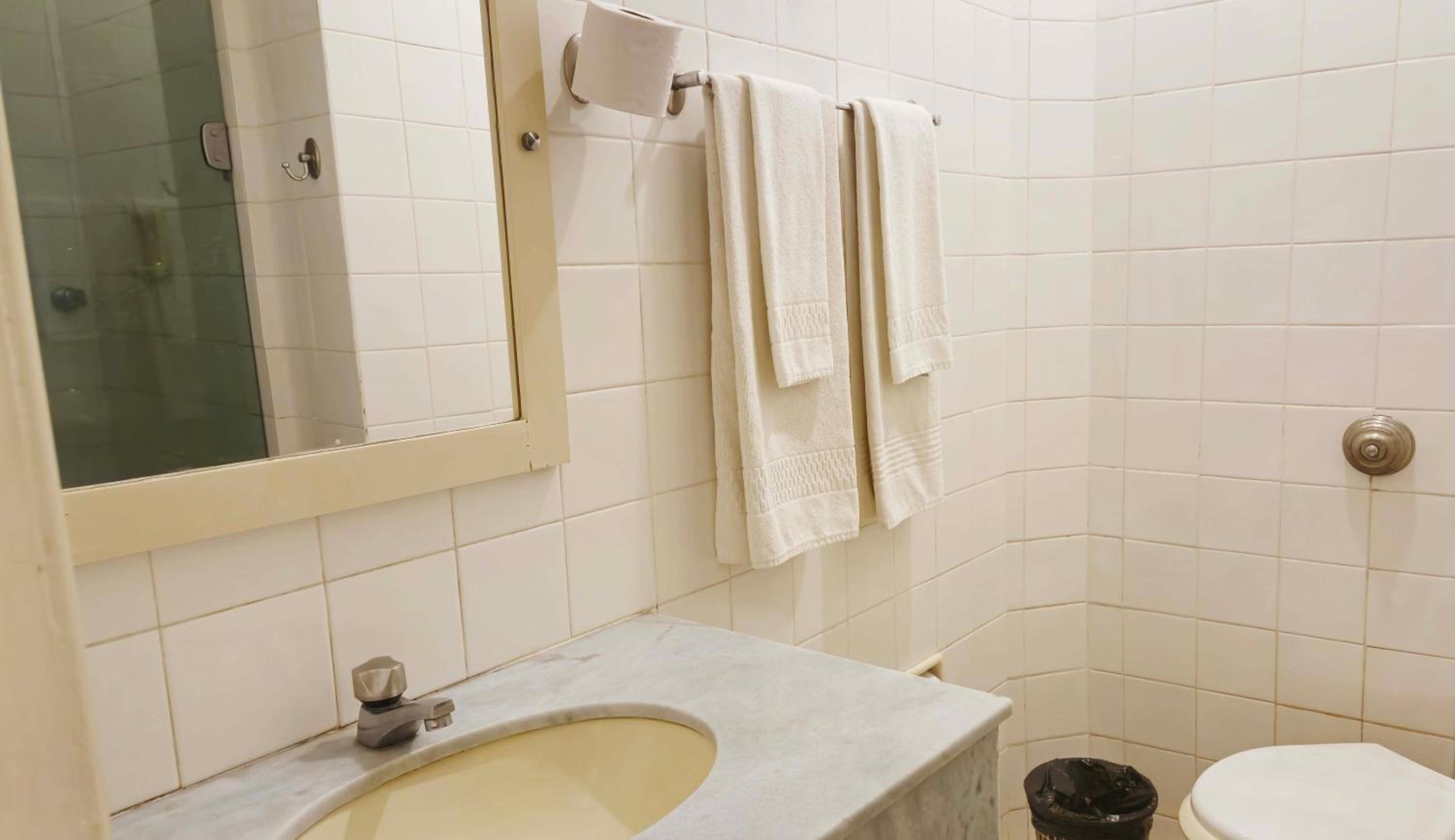 Hotel Real Minas 48/51