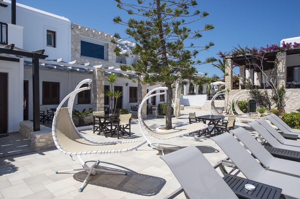 Contaratos Beach Hotel 42/50