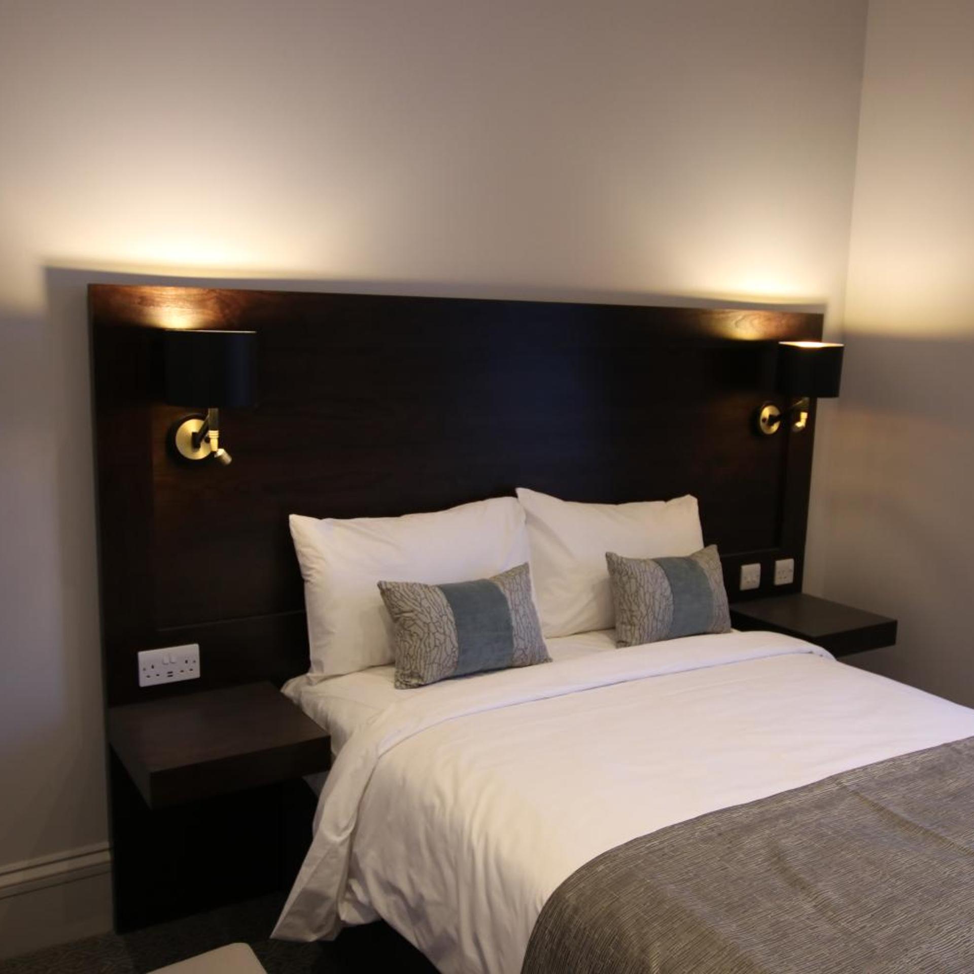 DELUXE, DOUBLE BED
