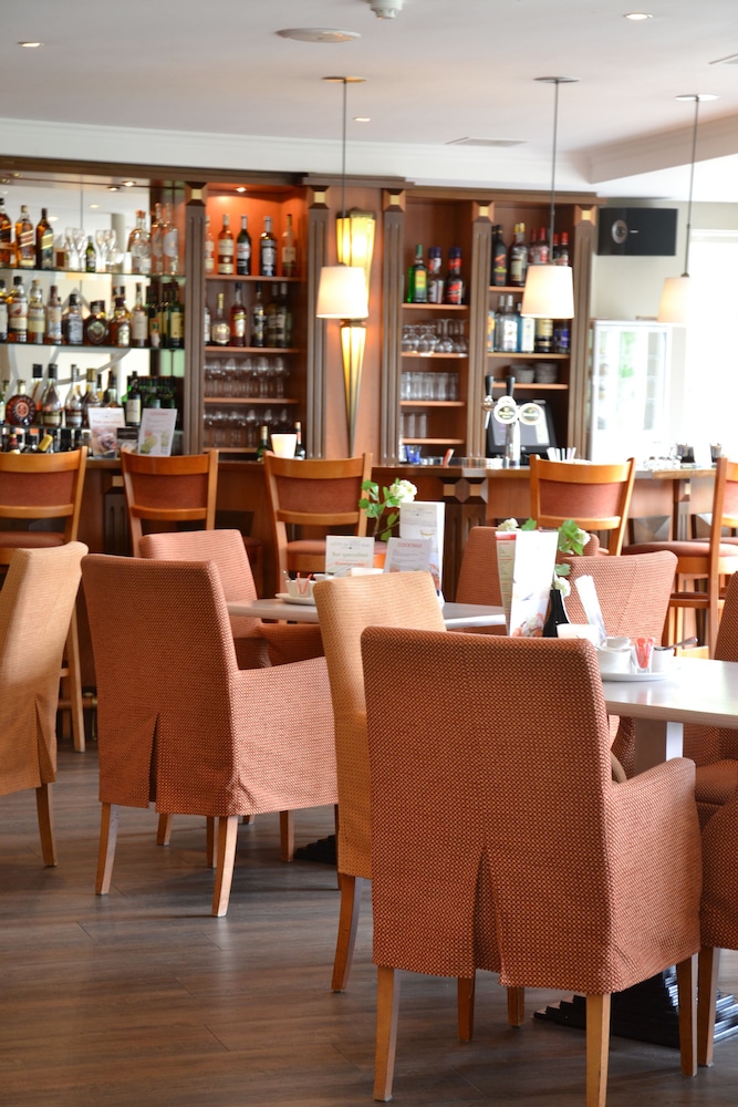 Fletcher Hotel-Restaurant De Witte Raaf 40/46