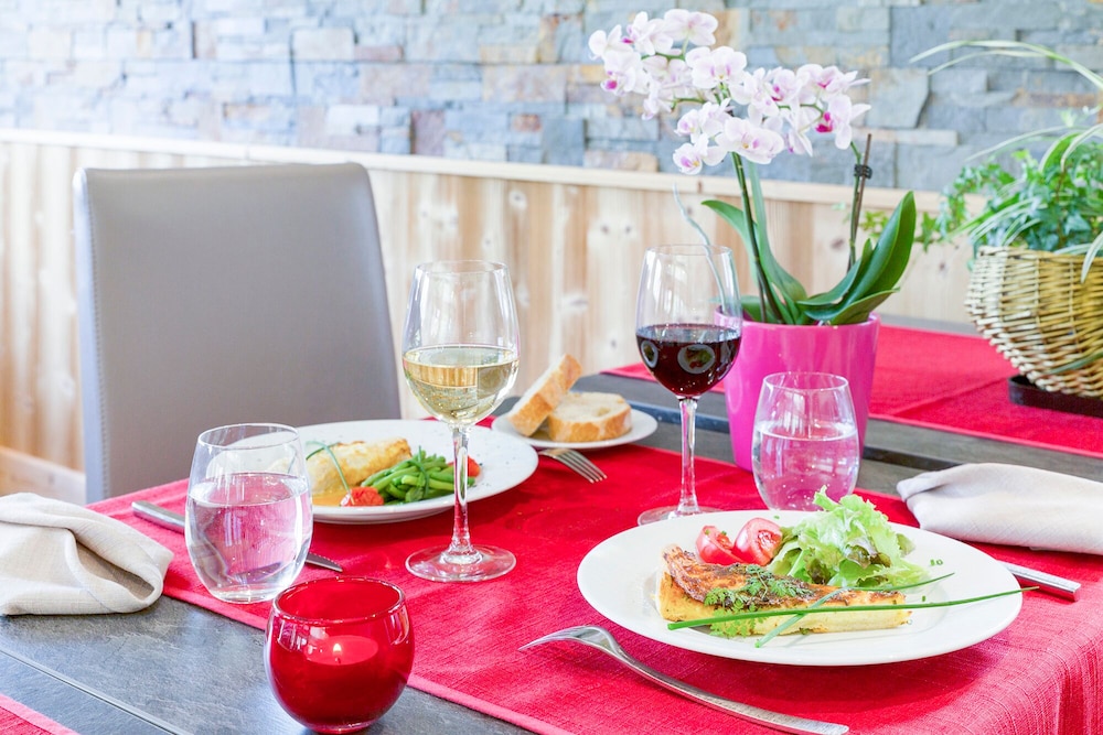 Chalet-Hotel Le Beausoleil, The Originals Relais (Hotels-Chalets de Tradition) 28/35
