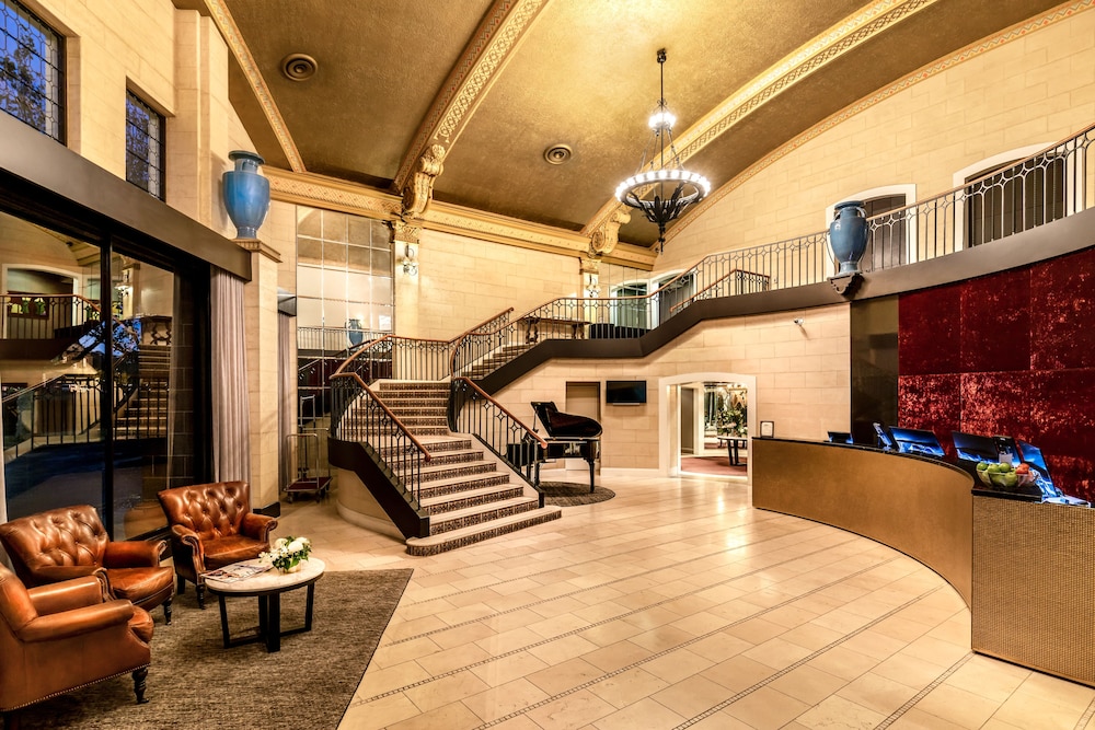 Royce Hotel 11/60