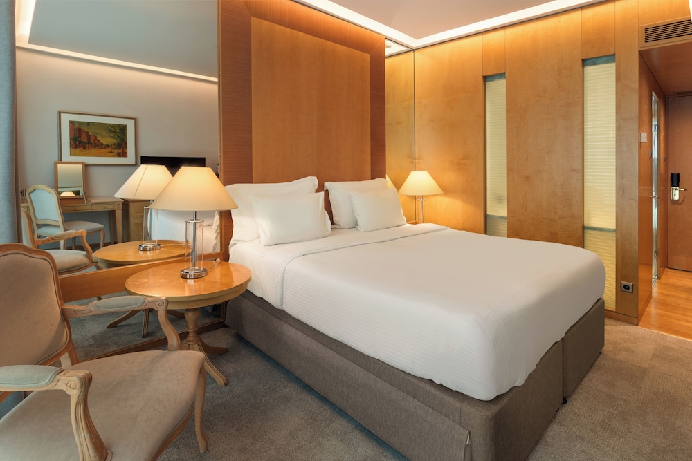 Melia Athens 33/73