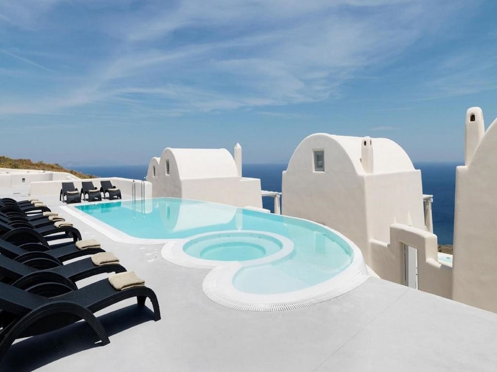 Dome Santorini Resort 41/46