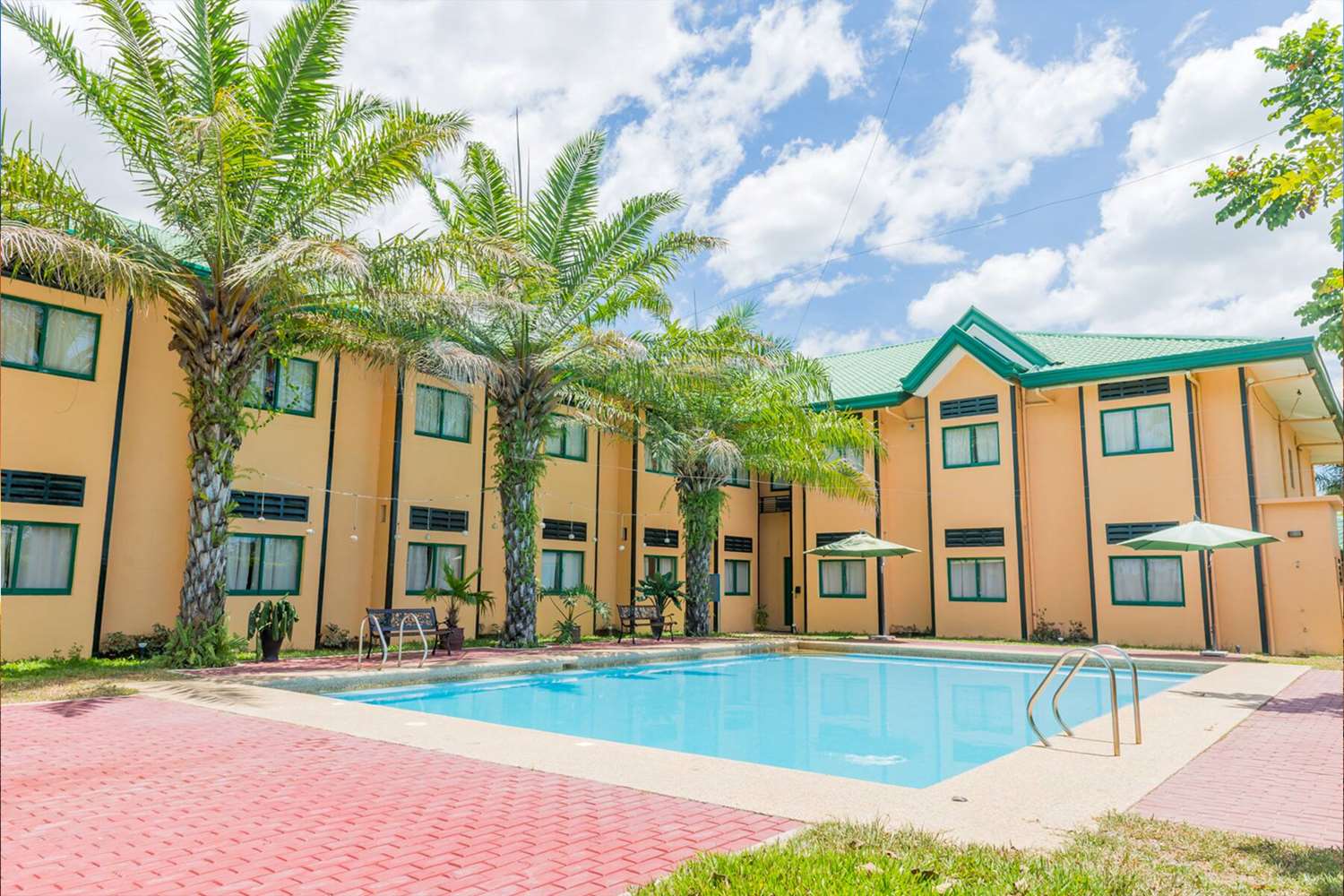 Microtel By Wyndham Cabanatuan 2/2