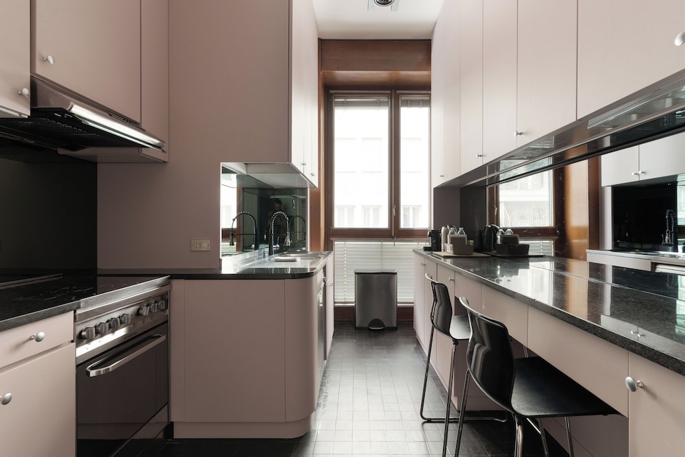 Brera Apartments In San Babila 38/50