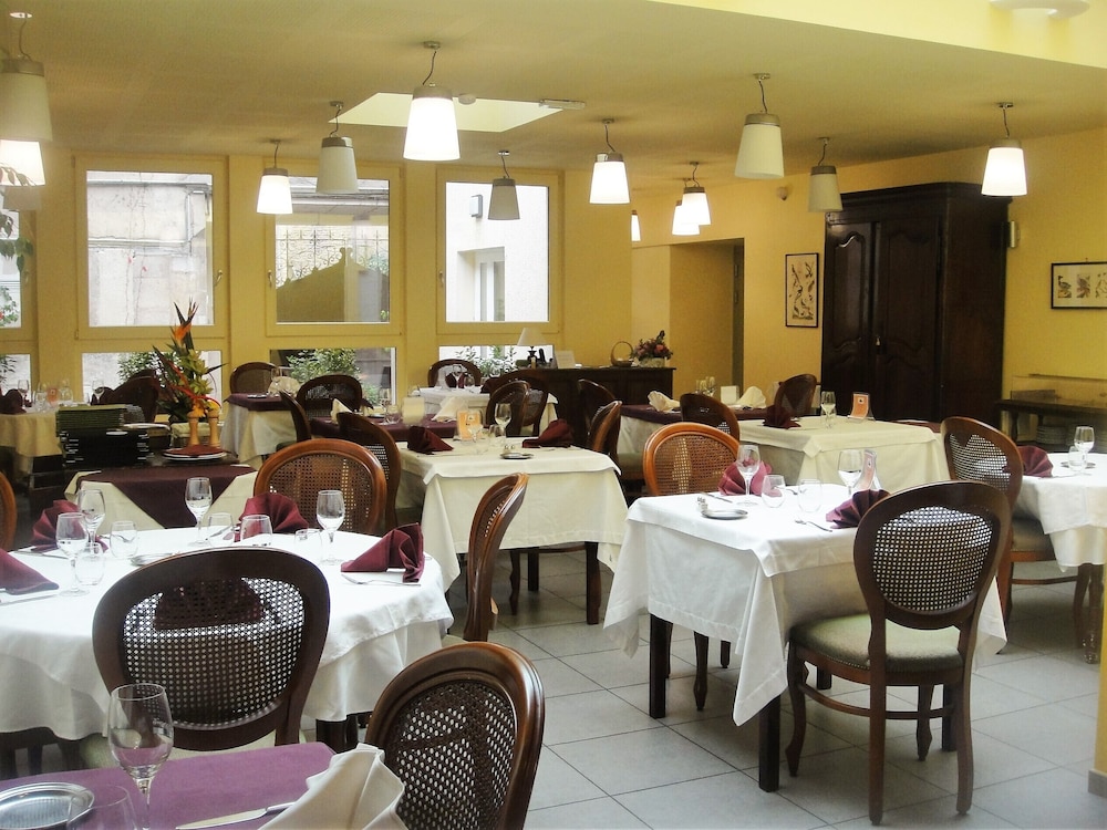 LOGIS HOTEL DE L ECU 19/23