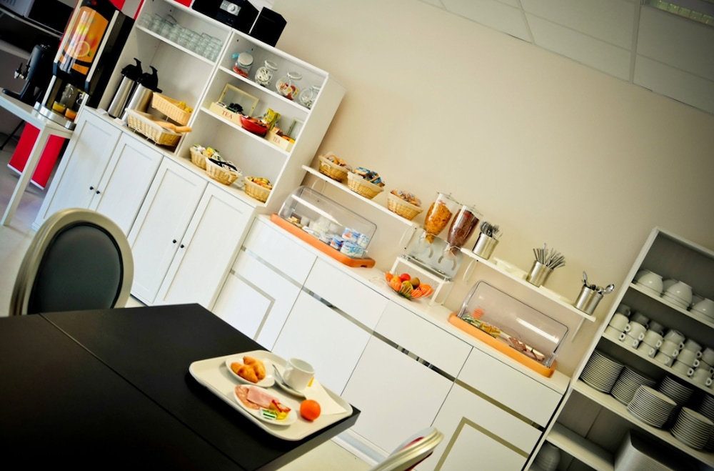 Adonis Hotel Bayonne 41/58