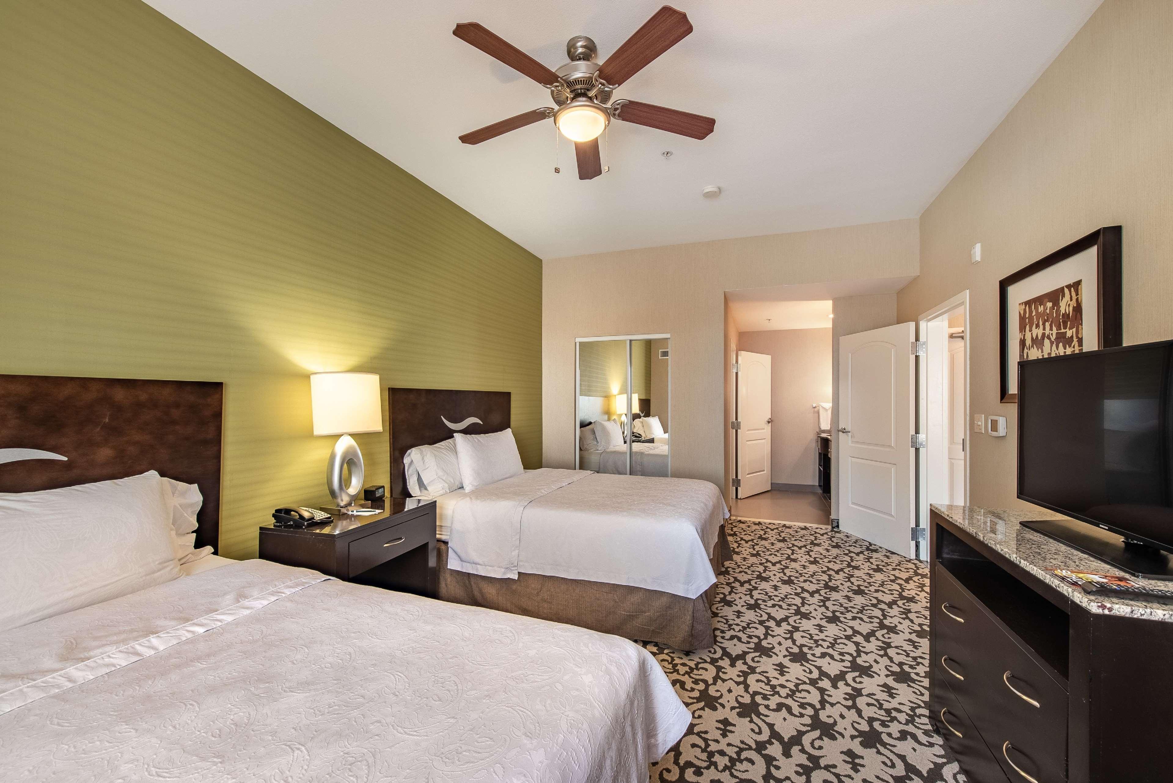 2 Bedrooms, Suite, 1 King or 2 Queen Beds, 2 Bathrooms