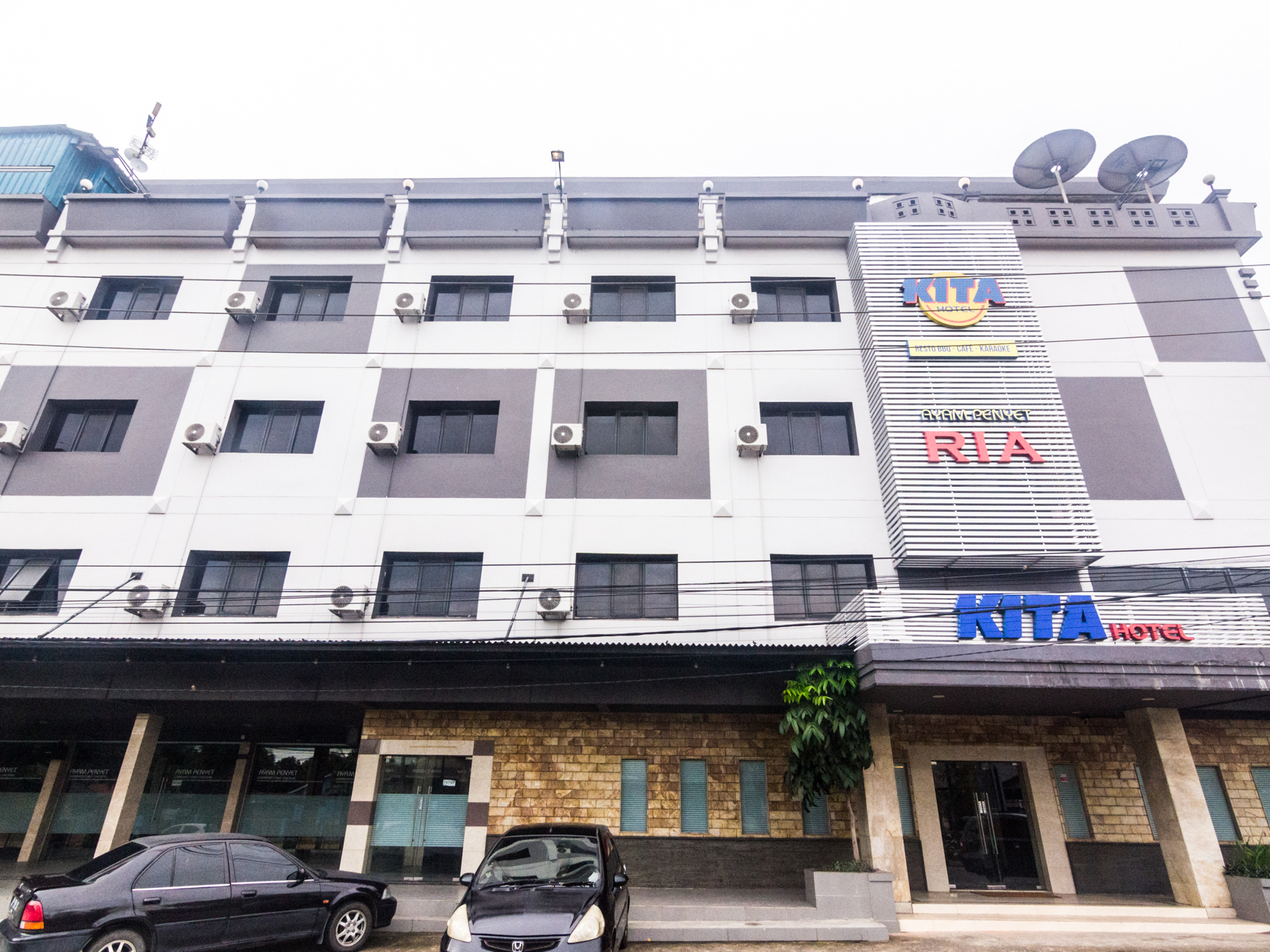 OYO 1896 Kita Hotel 1/50
