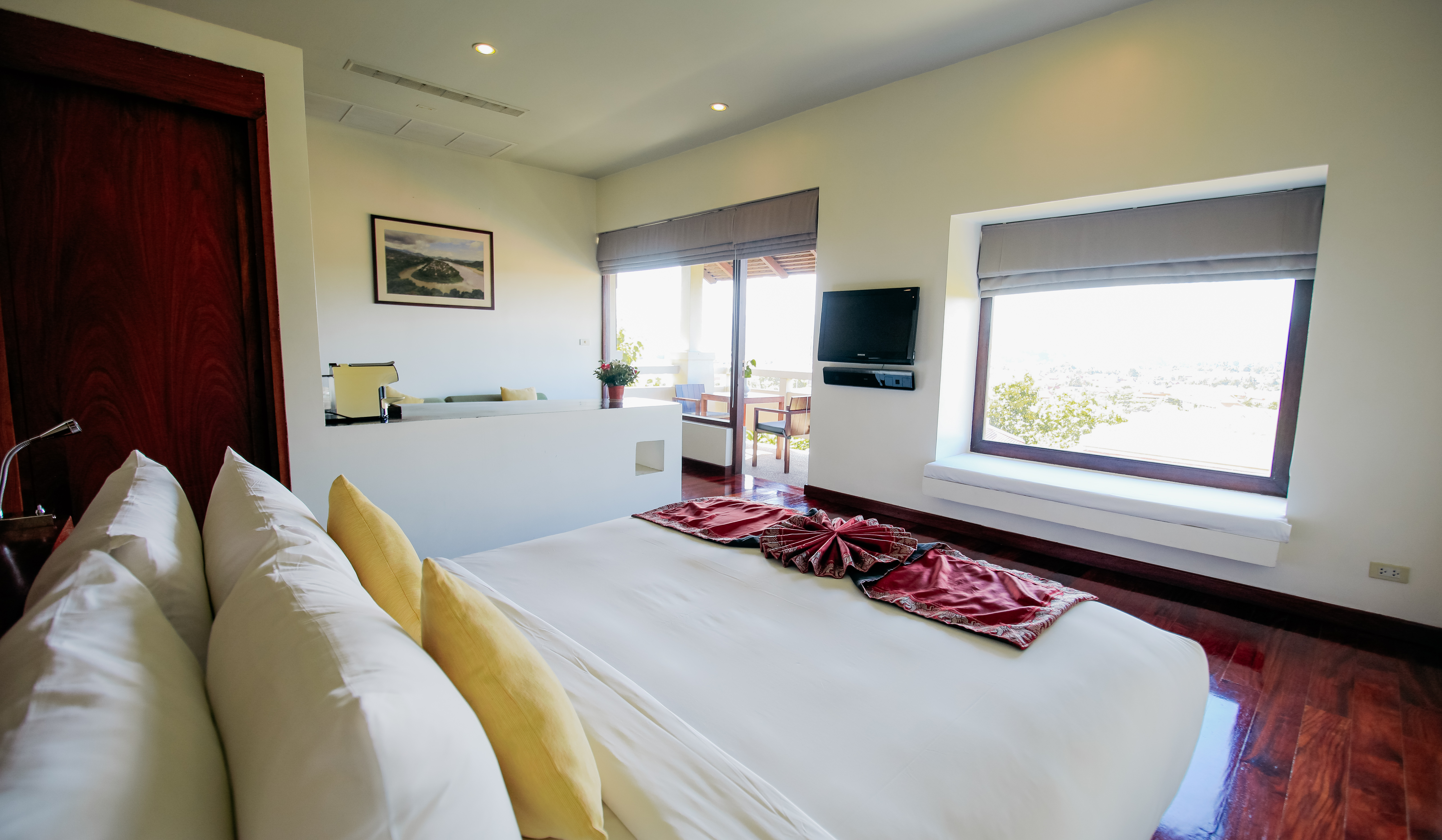 Deluxe, Double or Twin Bed