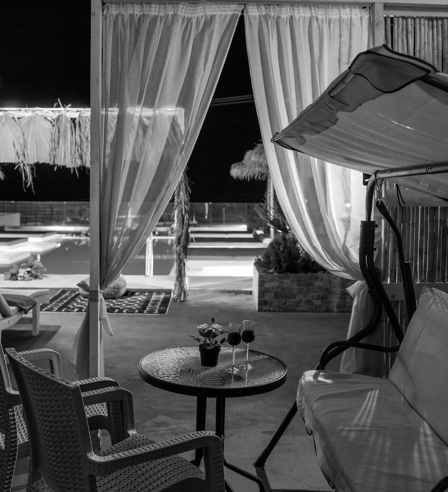 Nalu Suites 51/61