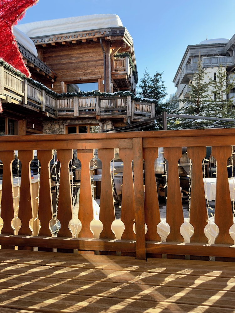 Snow Lodge Boutique Hotel 42/70