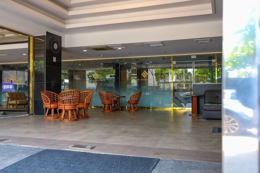 Charlot Castle Hotel 7/49