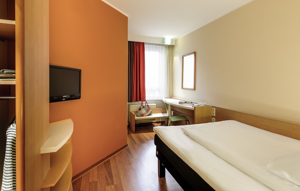 Ibis Augsburg Hauptbahnhof 13/45