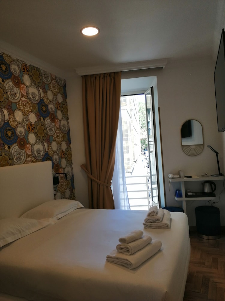 ECONOMY, DOUBLE BED, CITY VIEW