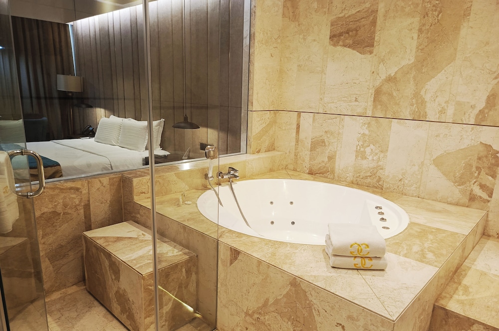 The Residence by Gulshan Club Limited 63/63